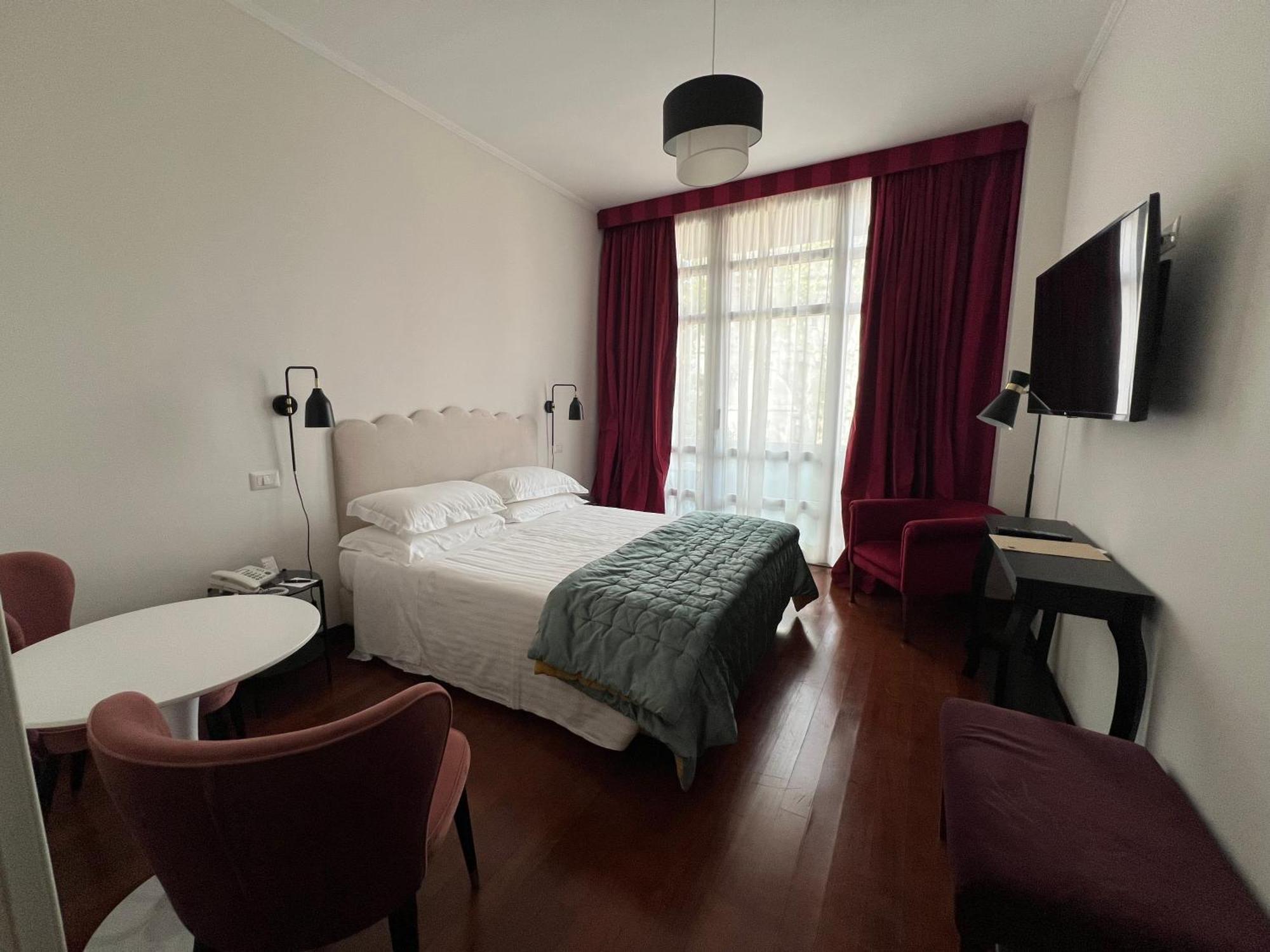 Hotel Fenix 4*